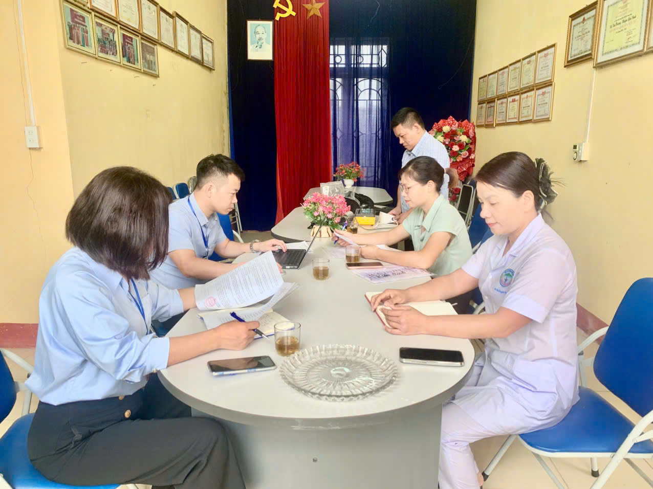 KIỂM TRA VIỆC QUẢN LÝ VÀ SỬ DỤNG PHƯƠNG TIỆN ĐO NHÓM 2 ĐỐI VỚI CÁC TRẠM Y TẾ TRÊN ĐỊA BÀN HUYỆN YÊN BÌNH